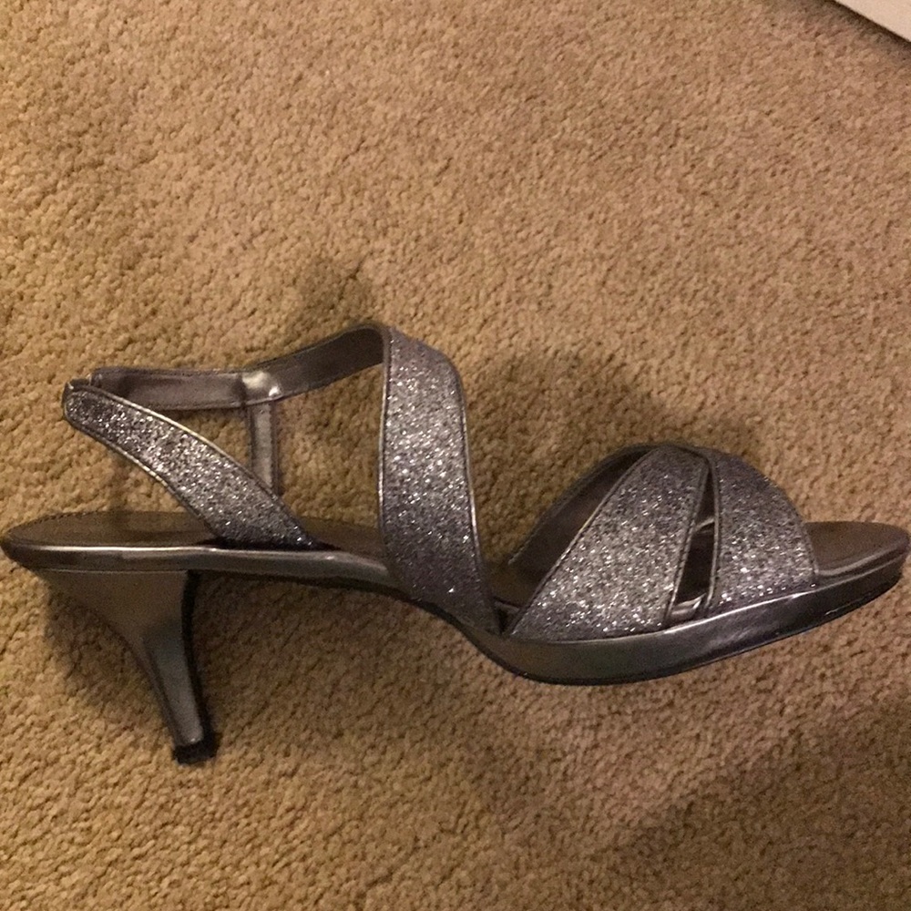 High Heels - Picture 2 of 4